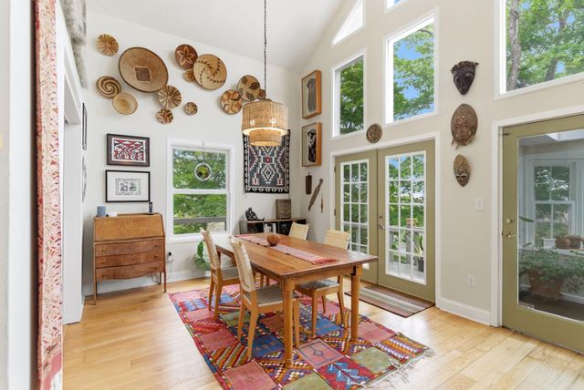 500 LARGENT HEIGHTS LN, Great Cacapon, WV 25422
