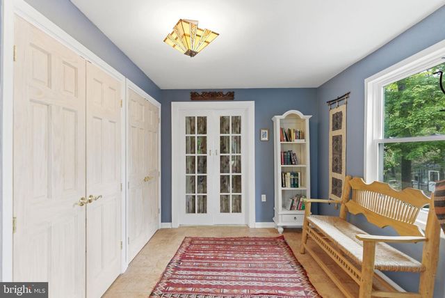 500 LARGENT HEIGHTS LN, Great Cacapon, WV 25422