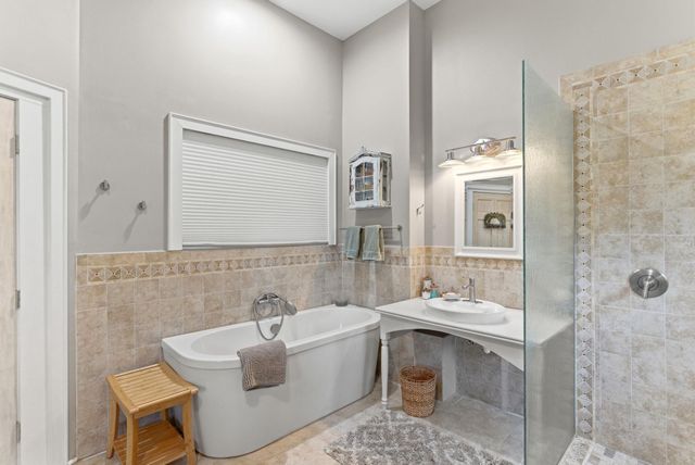 500 LARGENT HEIGHTS LN, Great Cacapon, WV 25422