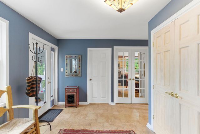 500 LARGENT HEIGHTS LN, Great Cacapon, WV 25422