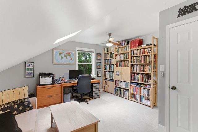 500 LARGENT HEIGHTS LN, Great Cacapon, WV 25422