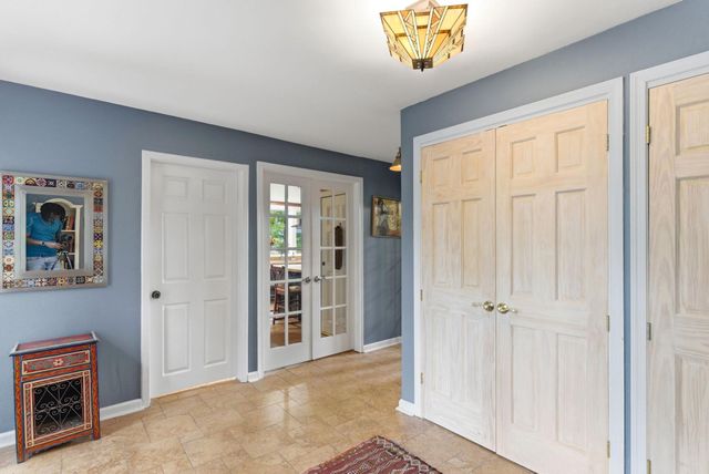 500 LARGENT HEIGHTS LN, Great Cacapon, WV 25422