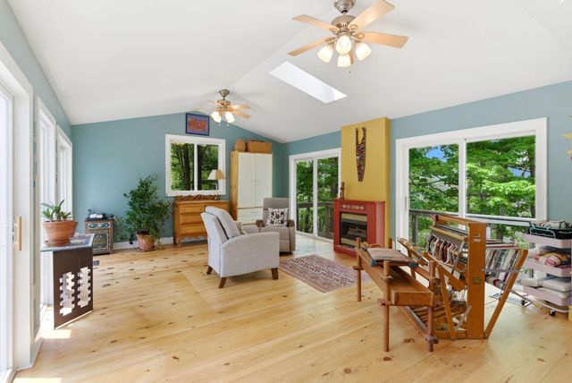 500 LARGENT HEIGHTS LN, Great Cacapon, WV 25422