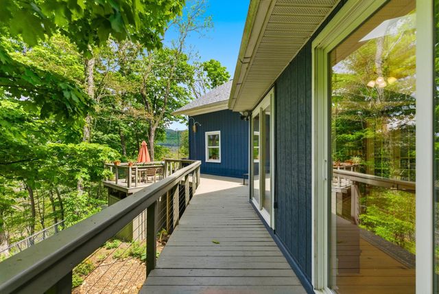 500 LARGENT HEIGHTS LN, Great Cacapon, WV 25422