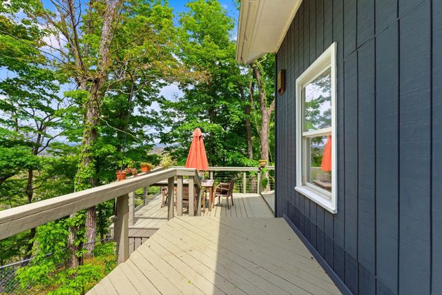 500 LARGENT HEIGHTS LN, Great Cacapon, WV 25422