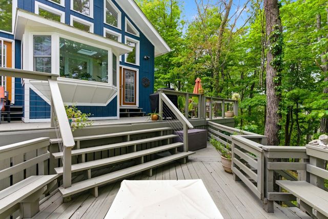 500 LARGENT HEIGHTS LN, Great Cacapon, WV 25422