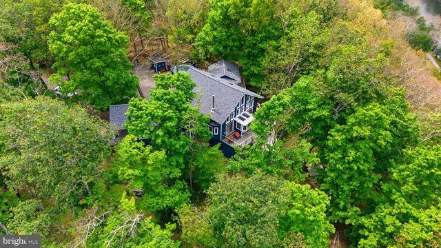 500 LARGENT HEIGHTS LN, Great Cacapon, WV 25422