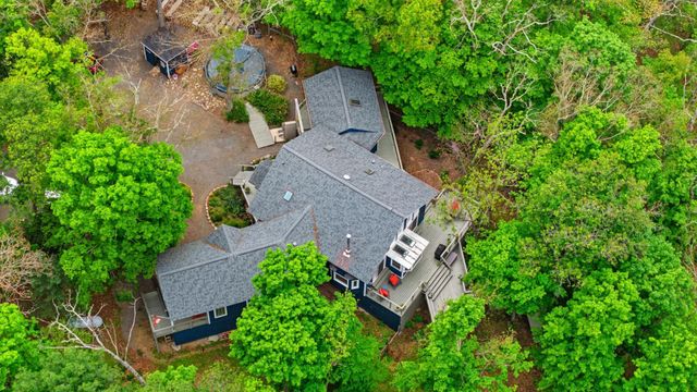 500 LARGENT HEIGHTS LN, Great Cacapon, WV 25422