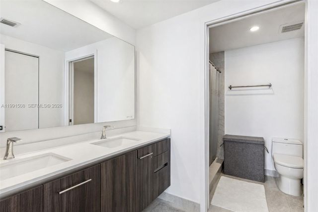 488 NE 18th St 1805, Miami, FL 33132