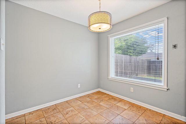 461 DOVE VALLEY DR, Collierville, TN 38017