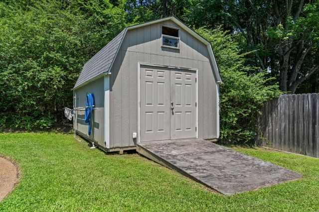 461 DOVE VALLEY DR, Collierville, TN 38017