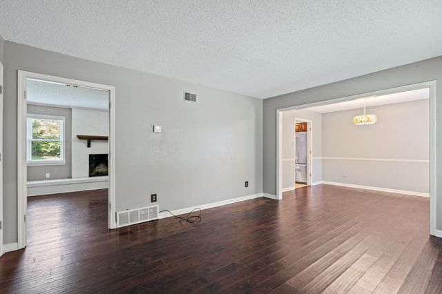 461 DOVE VALLEY DR, Collierville, TN 38017
