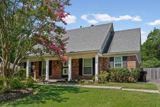 461 DOVE VALLEY DR, Collierville, TN 38017