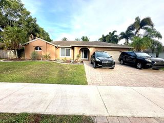 5040 SW 117th Way, Cooper City, FL 33330