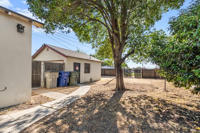 2312 S Holly Avenue, Fresno, CA 93706
