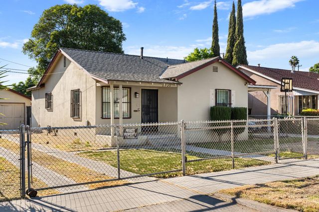 2312 S Holly Avenue, Fresno, CA 93706