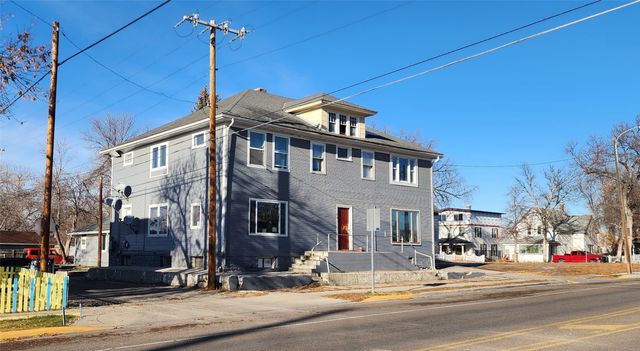 208 9th Street S, Great Falls, MT 59405 property photo