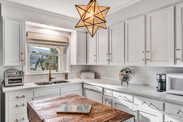 2518 Carolina AVE, Roanoke, VA 24014