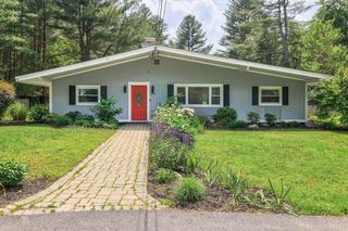 128 Clinton Street, Hopkinton, MA 01748