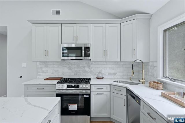 3 Pine Street, Montvale, NJ 07645