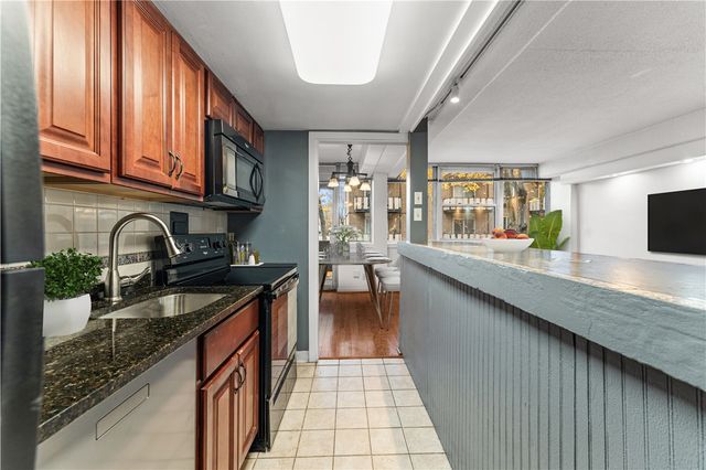 5619 Kentucky Ave 104, Shadyside, PA 15232