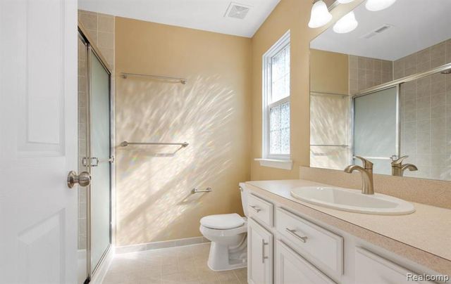 1845 Flagstone Circle, Rochester, MI 48307