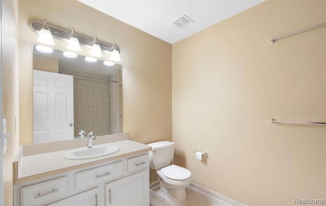 1845 Flagstone Circle, Rochester, MI 48307