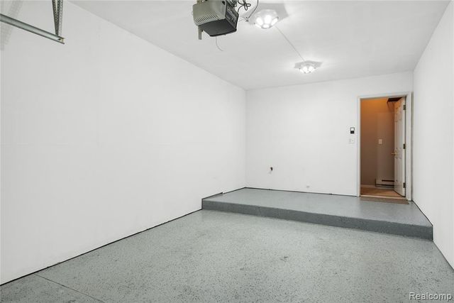 1845 Flagstone Circle, Rochester, MI 48307