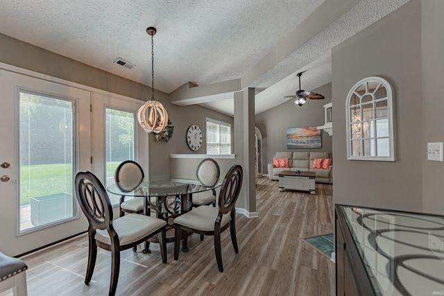 3817 Timber View Drive, Evansville, IN 47715
