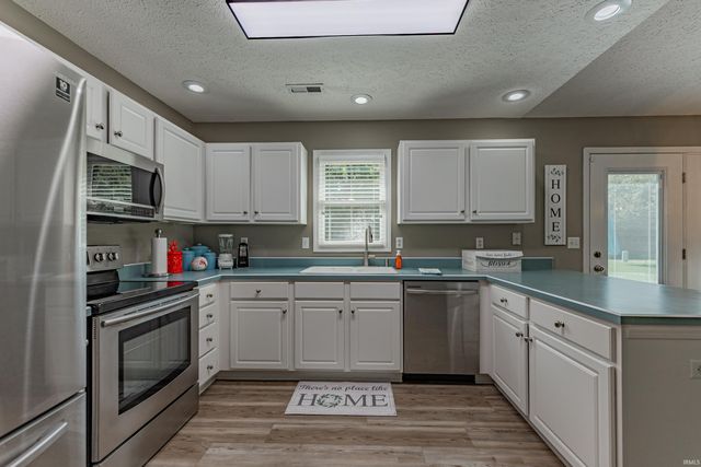 3817 Timber View Drive, Evansville, IN 47715