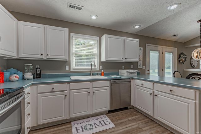 3817 Timber View Drive, Evansville, IN 47715