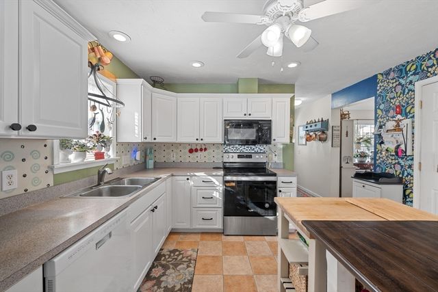 5 Glen Echo Shore Rd, Charlton, MA 01507