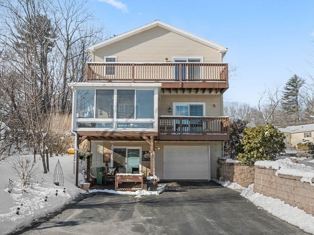 5 Glen Echo Shore Rd, Charlton, MA 01507