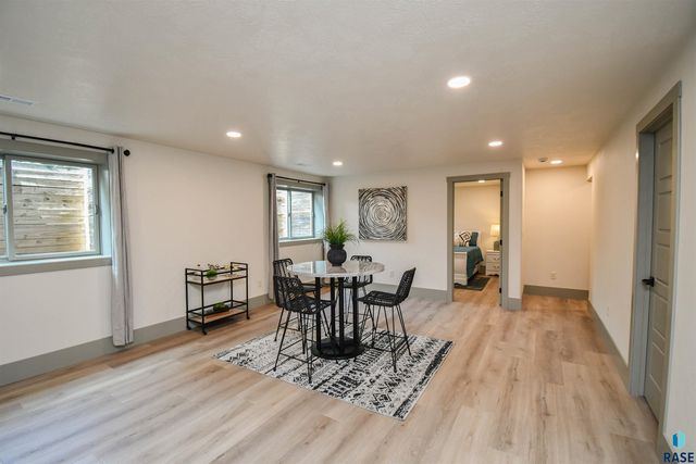 5109 S Manchester Ct Court, Sioux Falls, SD 57108