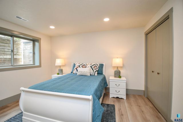 5109 S Manchester Ct Court, Sioux Falls, SD 57108