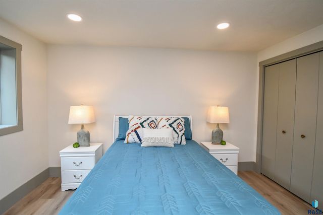 5109 S Manchester Ct Court, Sioux Falls, SD 57108