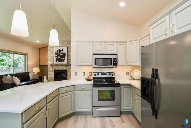 5109 S Manchester Ct Court, Sioux Falls, SD 57108