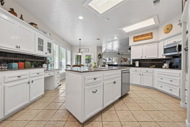 11523 Ripplewind Drive, Montgomery, TX 77356