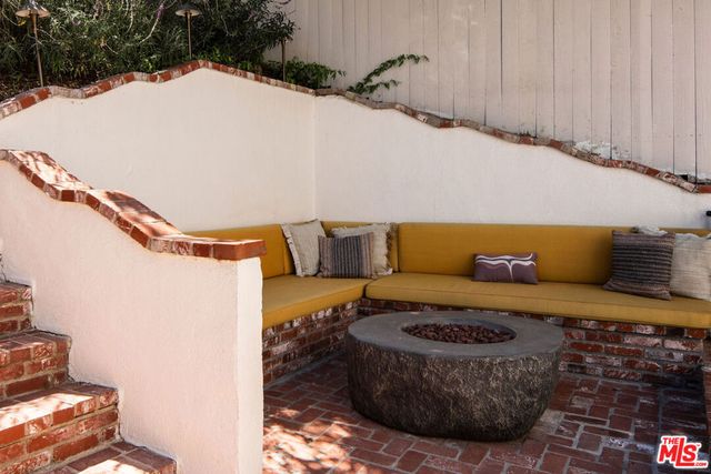 2003 El Cerrito Place, Los Angeles, CA 90068