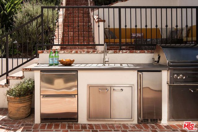 2003 El Cerrito Place, Los Angeles, CA 90068