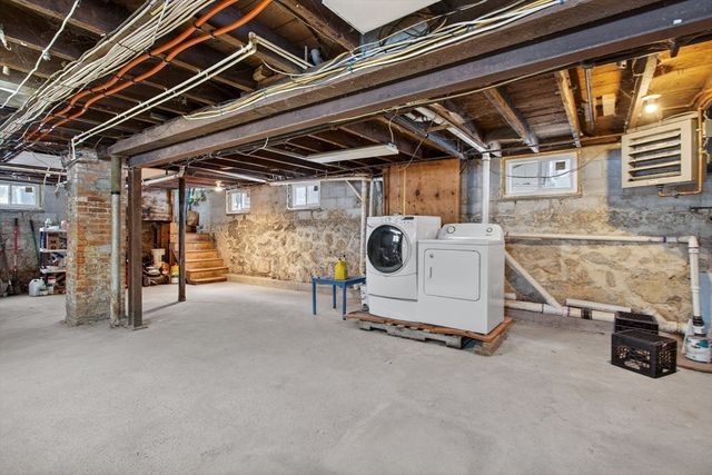 49 Springvale Ave, Lynn, MA 01904