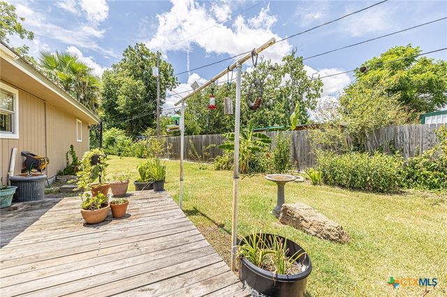 313 Dan Avenue, Port Lavaca, TX 77979