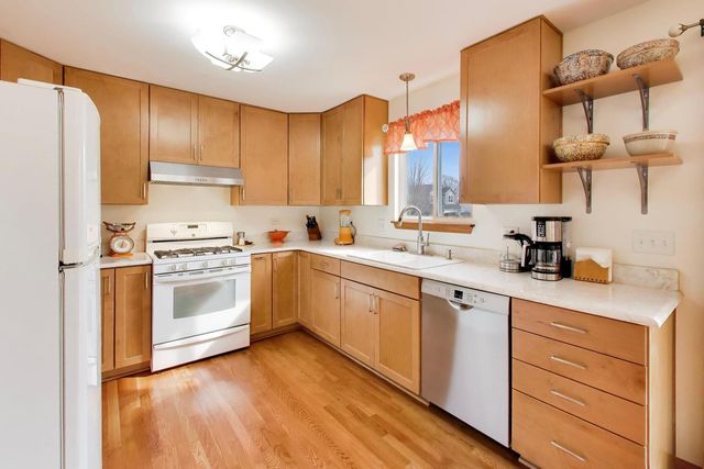 330 MARTIN Drive, Woodstock, IL 60098