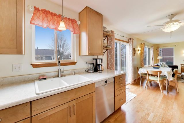 330 MARTIN Drive, Woodstock, IL 60098