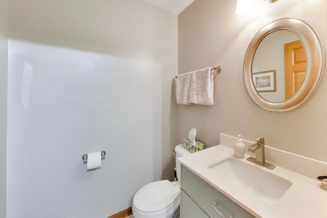 330 MARTIN Drive, Woodstock, IL 60098