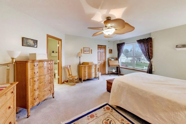 330 MARTIN Drive, Woodstock, IL 60098