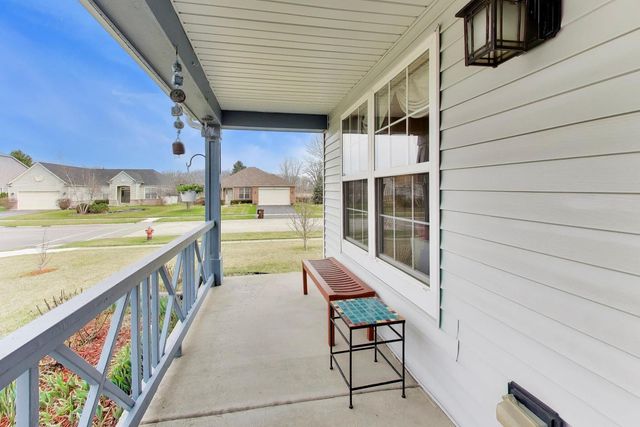 330 MARTIN Drive, Woodstock, IL 60098