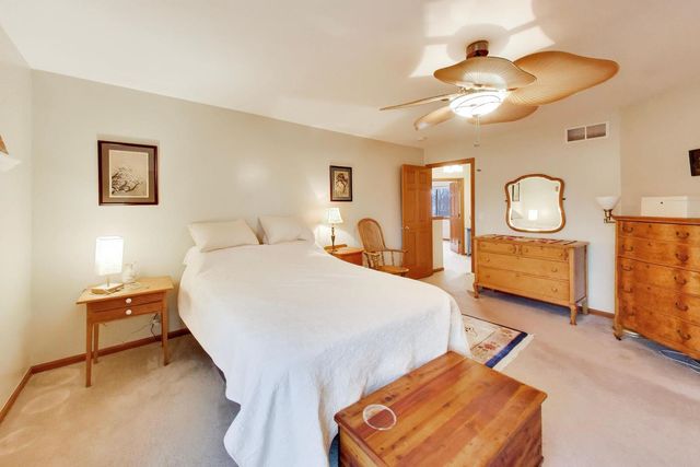 330 MARTIN Drive, Woodstock, IL 60098