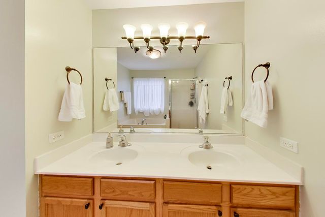 330 MARTIN Drive, Woodstock, IL 60098