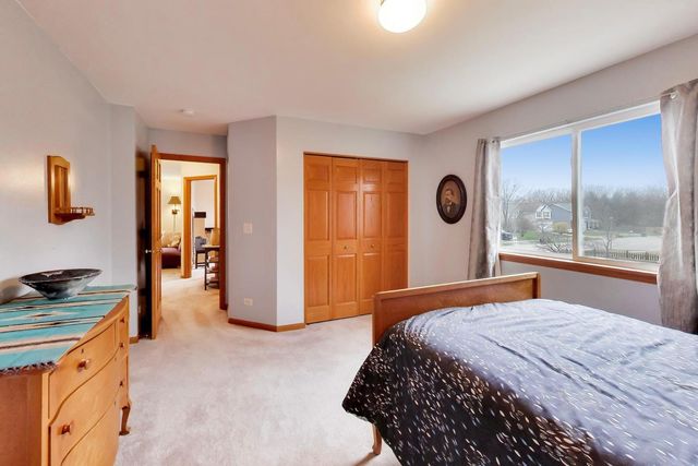 330 MARTIN Drive, Woodstock, IL 60098